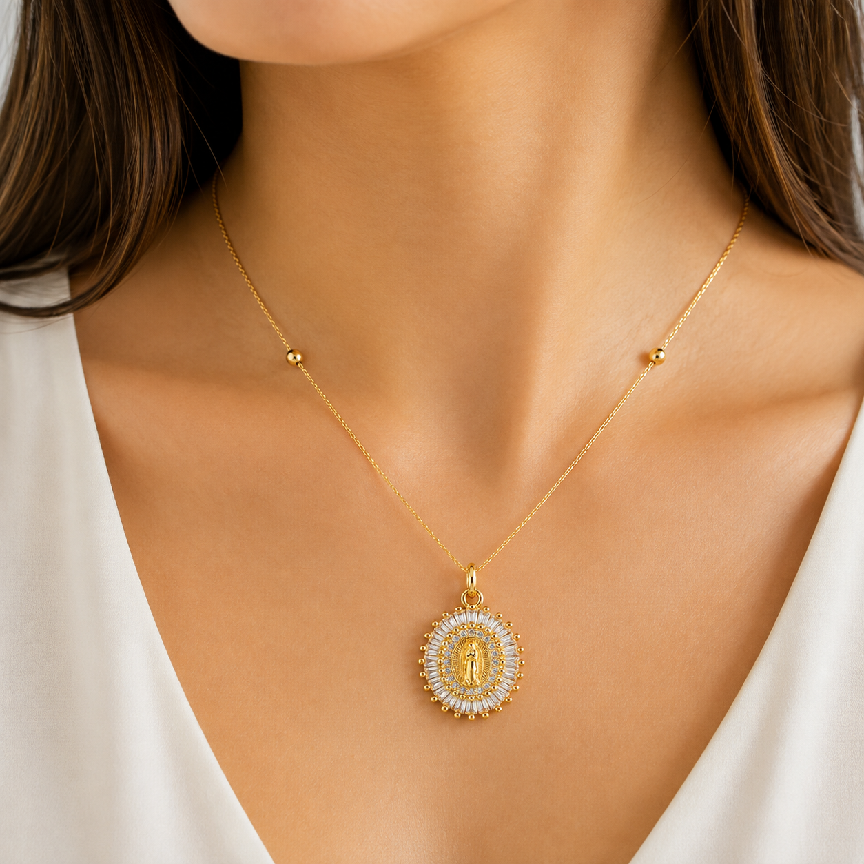Collar Virgen de Guadalupe con Cristales