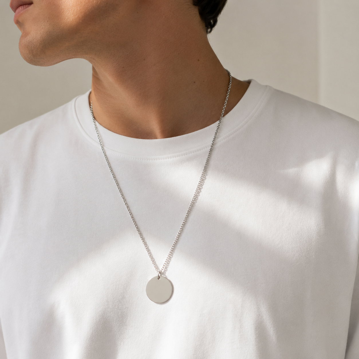 Medalla enchapada en oro blanco, Circulo
