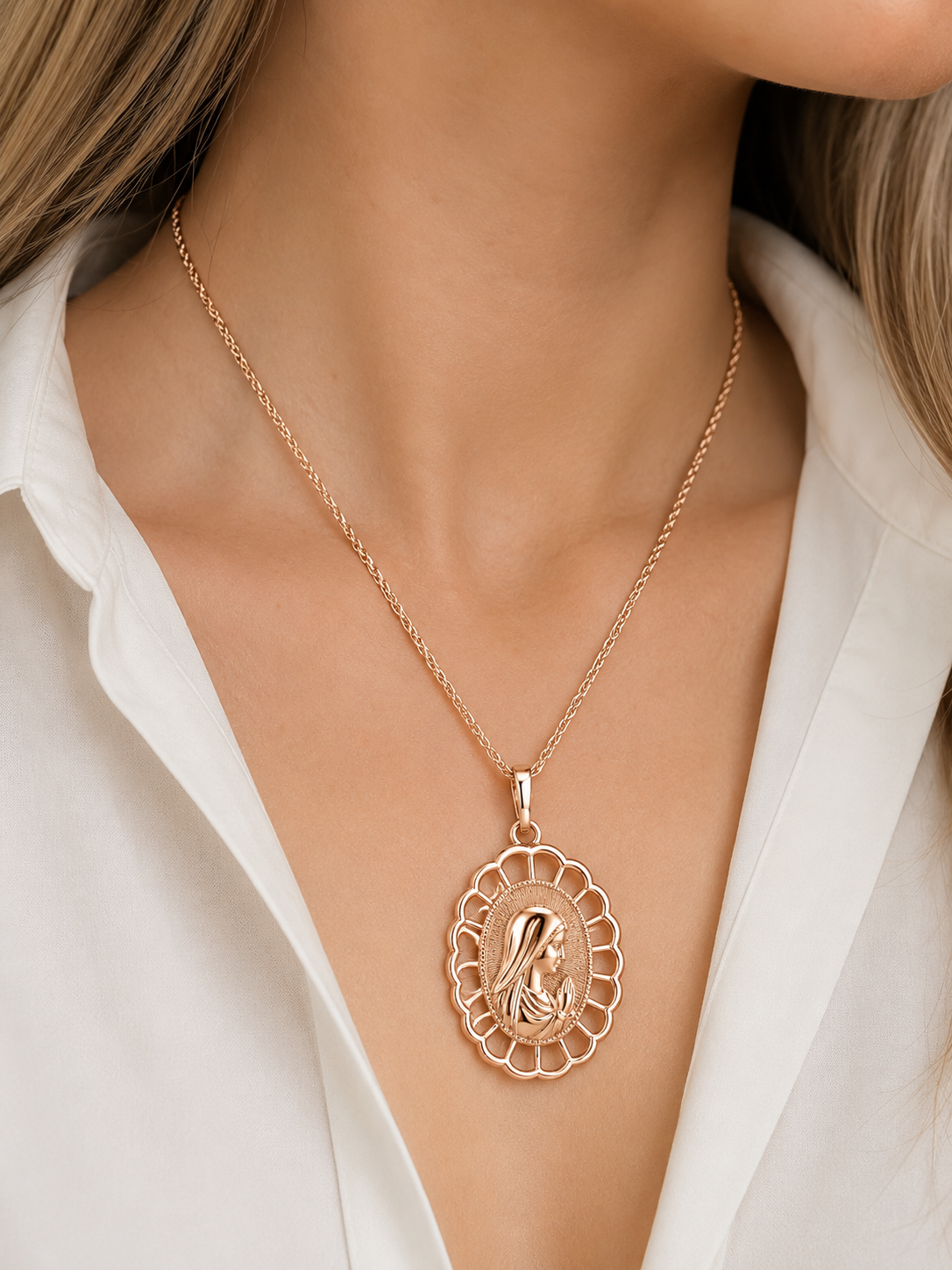 Collar virgen María oro 18