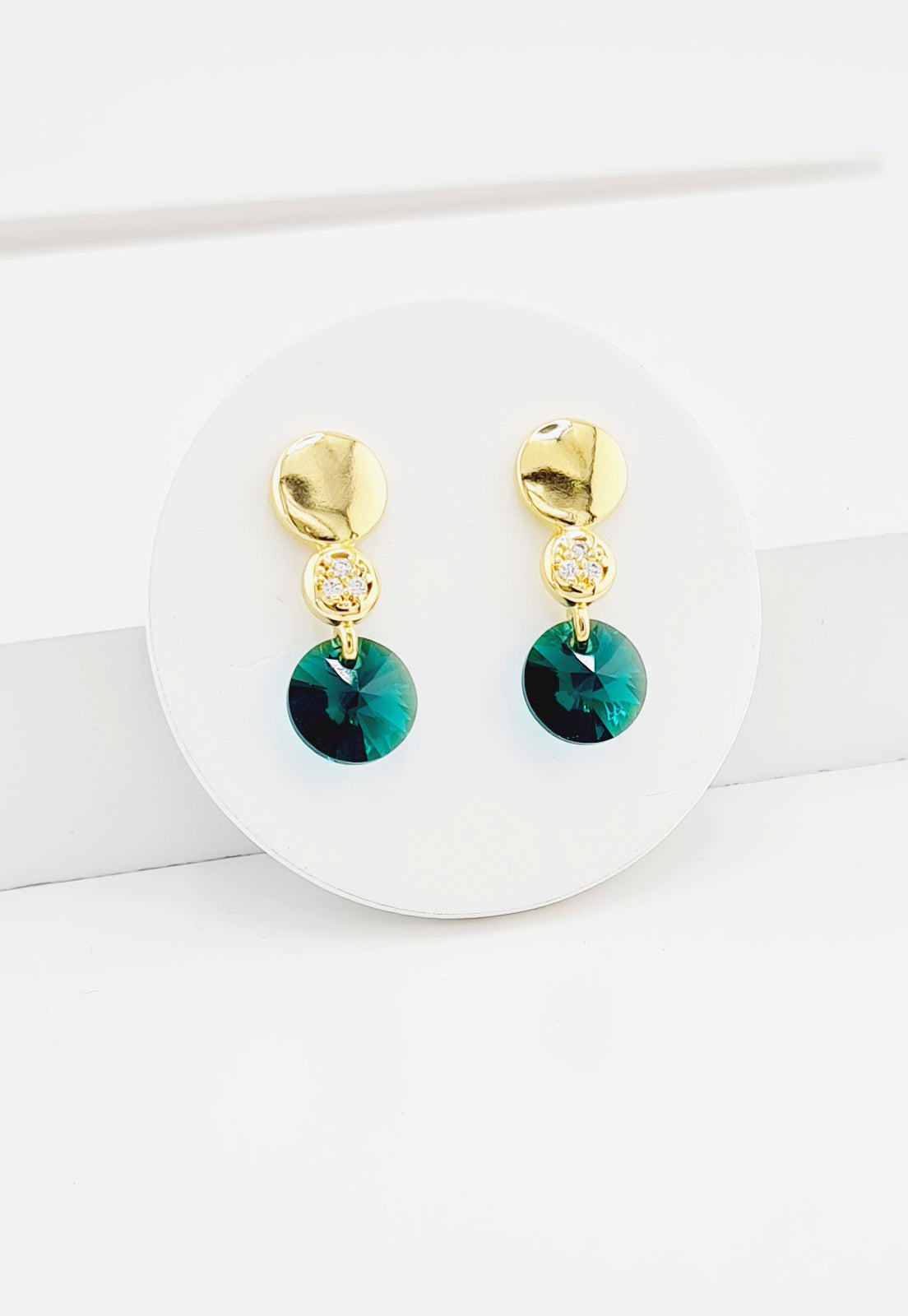 Aros Punto de Luz Gold 24K y Cristal Genuino Esmerald