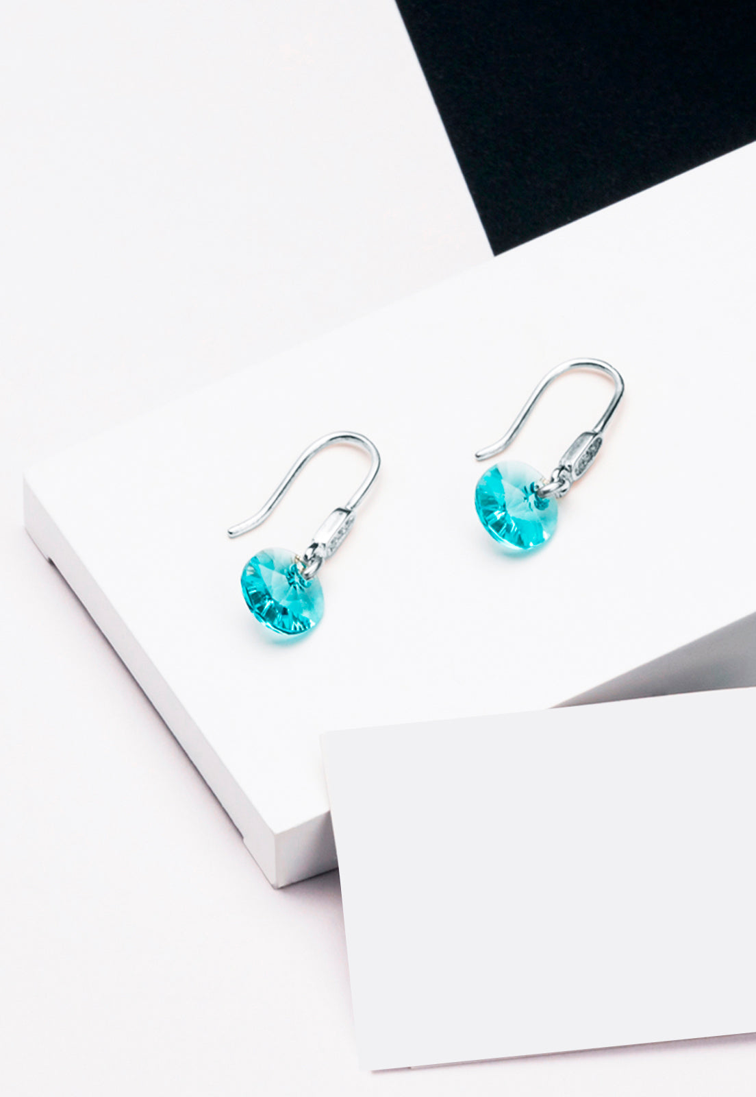 Aros Punto de Luz Circón Plata Italiana 925 y Cristal Genuino Turquesa