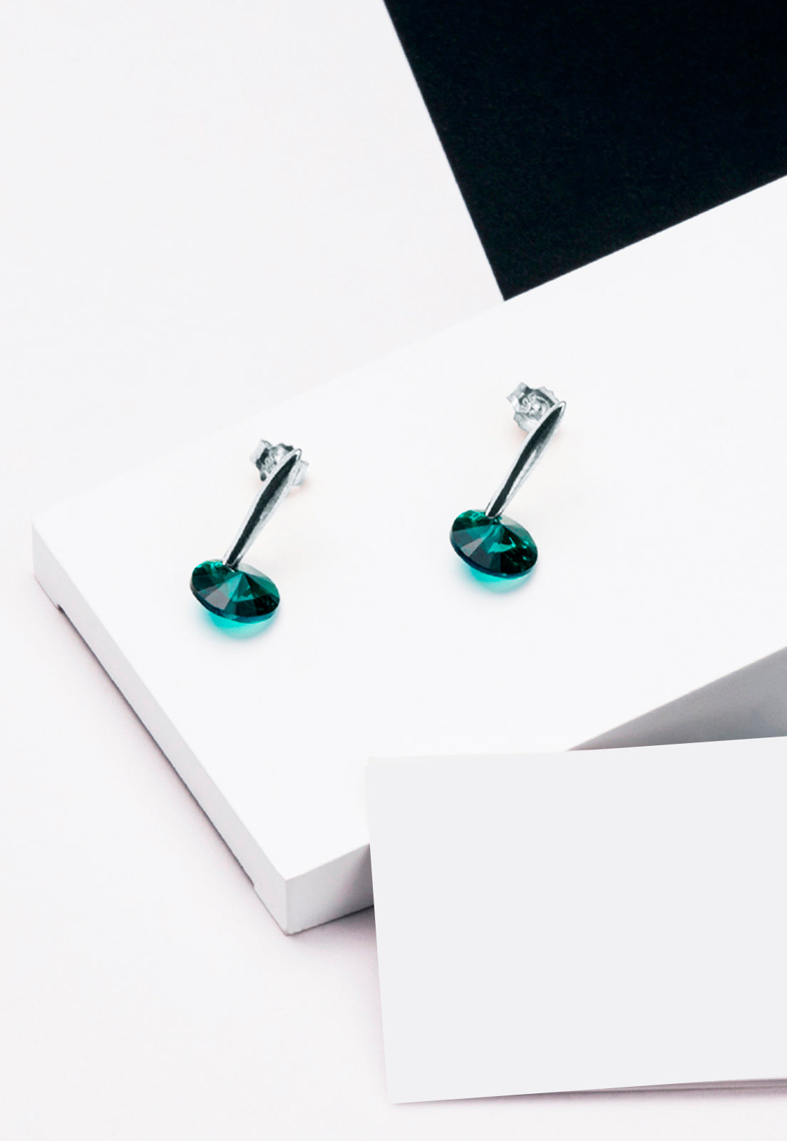 Aros Punto de Luz Plata Italiana 925 y Cristal Genuino Turquesa Esmerald